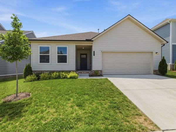 640 Cedar Brook Dr , White House, TN 37188