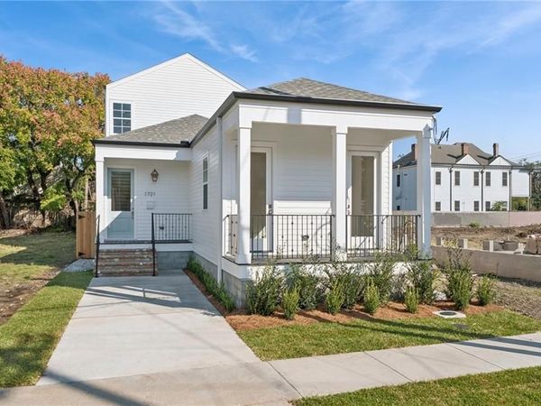 1721 CONSTANTINOPLE Street, New Orleans, LA 70115