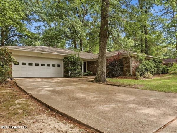 300 Whippoorwill Road, Brandon, MS 39047