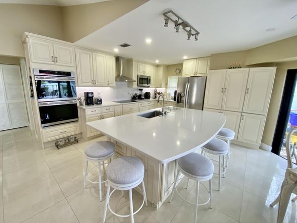 1127 E Seminole Avenue, Unit 13d, Jupiter, FL 33477