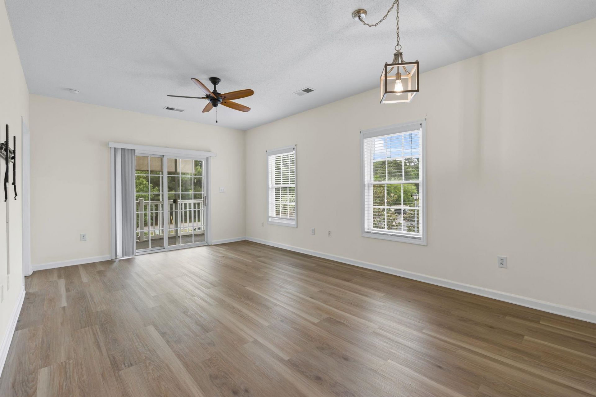 2070 Cross Gate Blvd. Photo 12