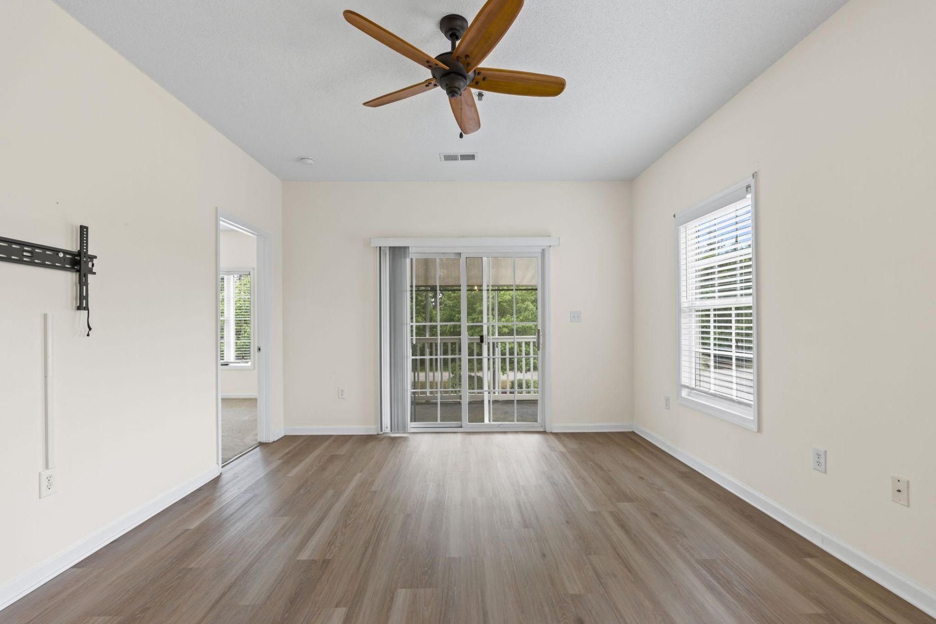 2070 Cross Gate Blvd. Photo 13
