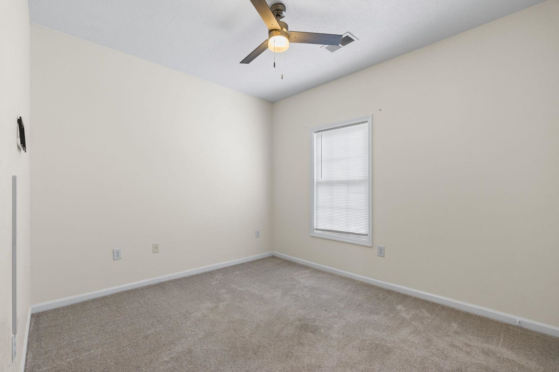 2070 Cross Gate Blvd. Photo 18