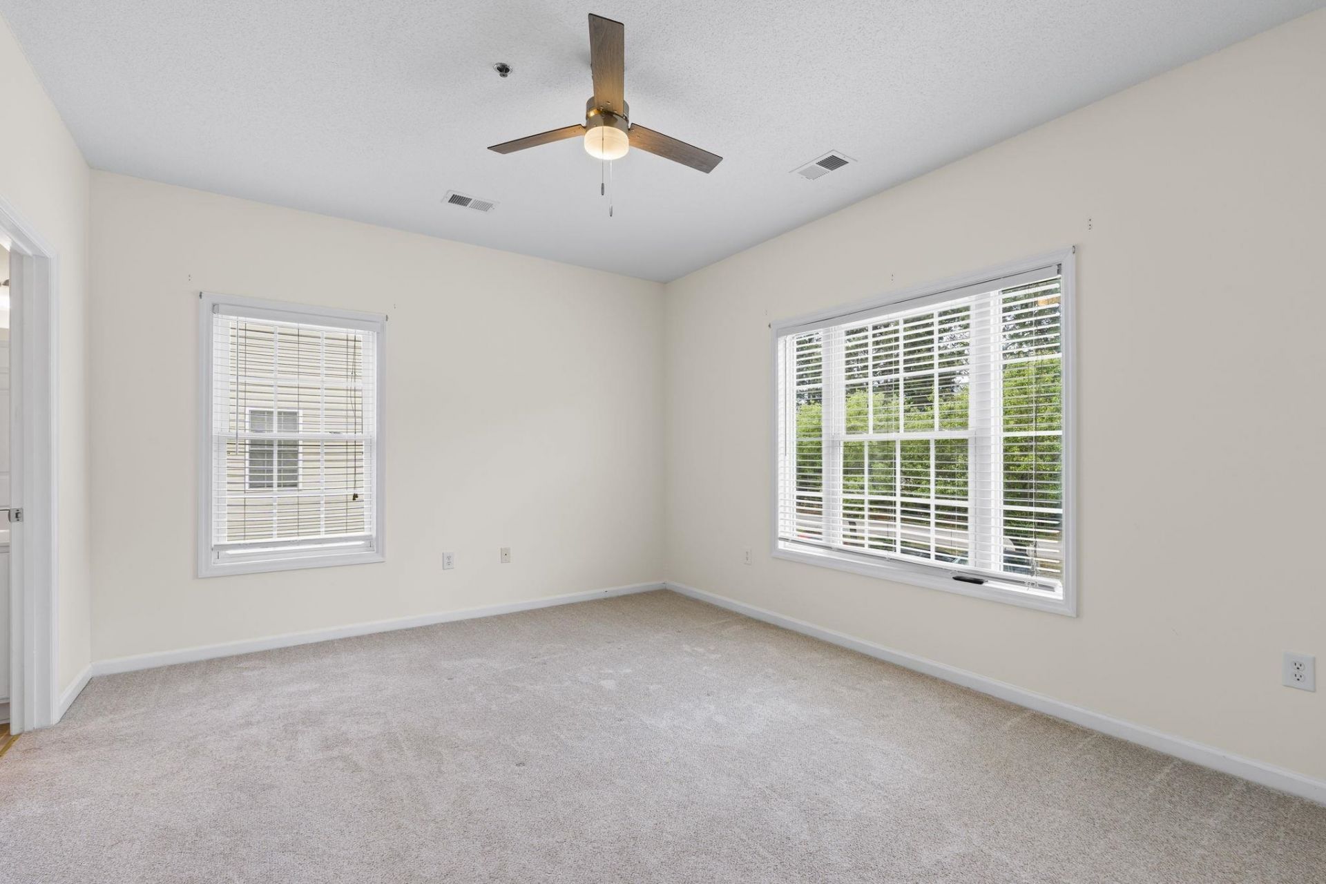 2070 Cross Gate Blvd. Photo 23