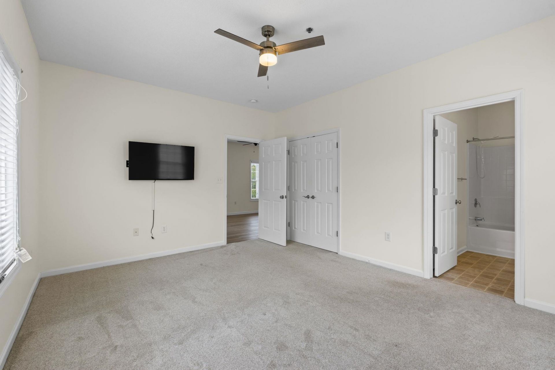 2070 Cross Gate Blvd. Photo 25