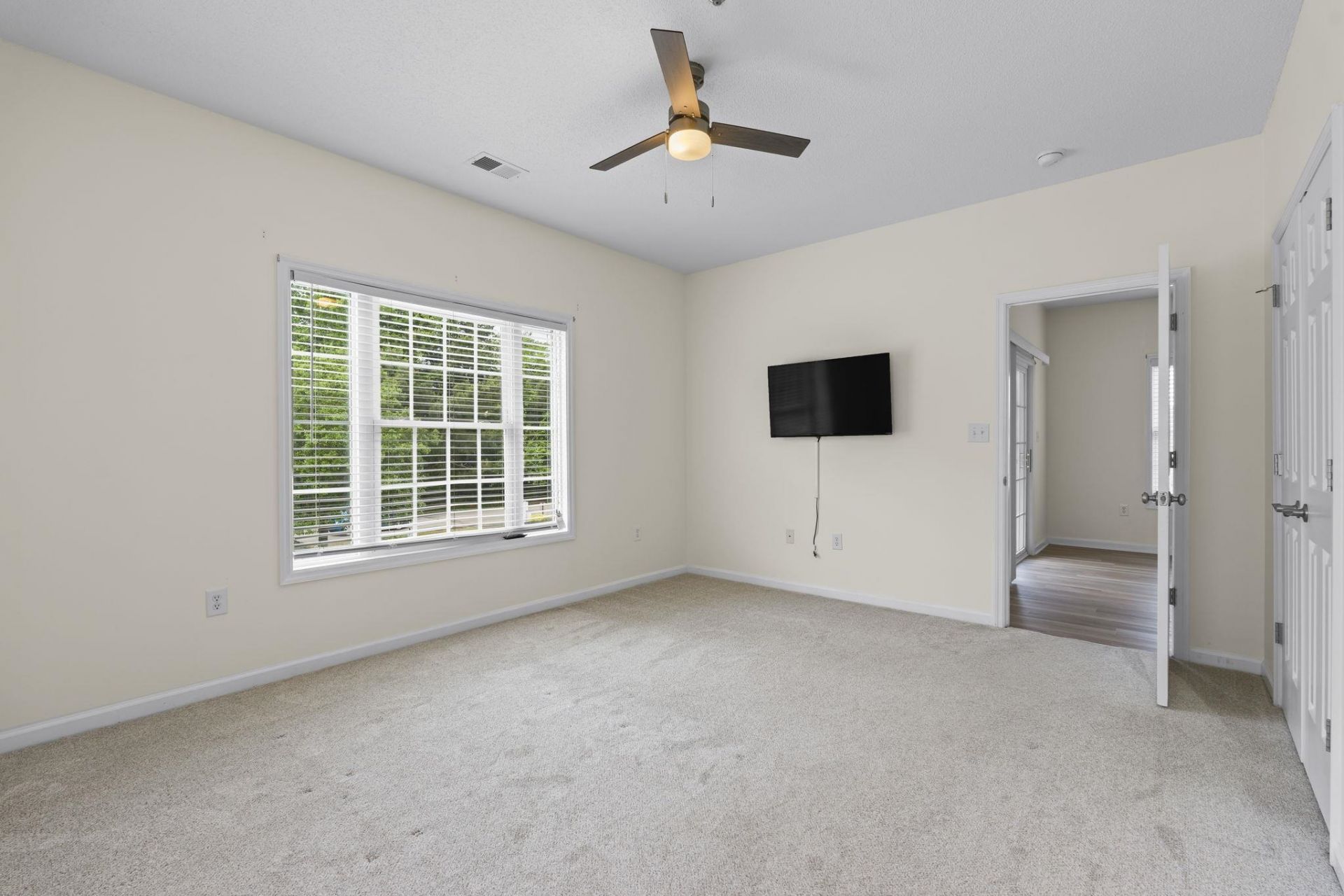 2070 Cross Gate Blvd. Photo 26