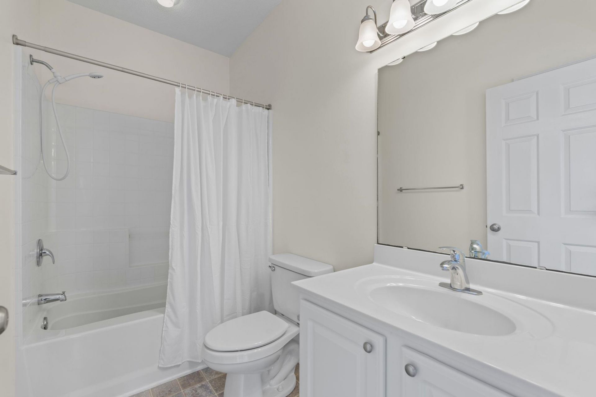 2070 Cross Gate Blvd. Photo 27