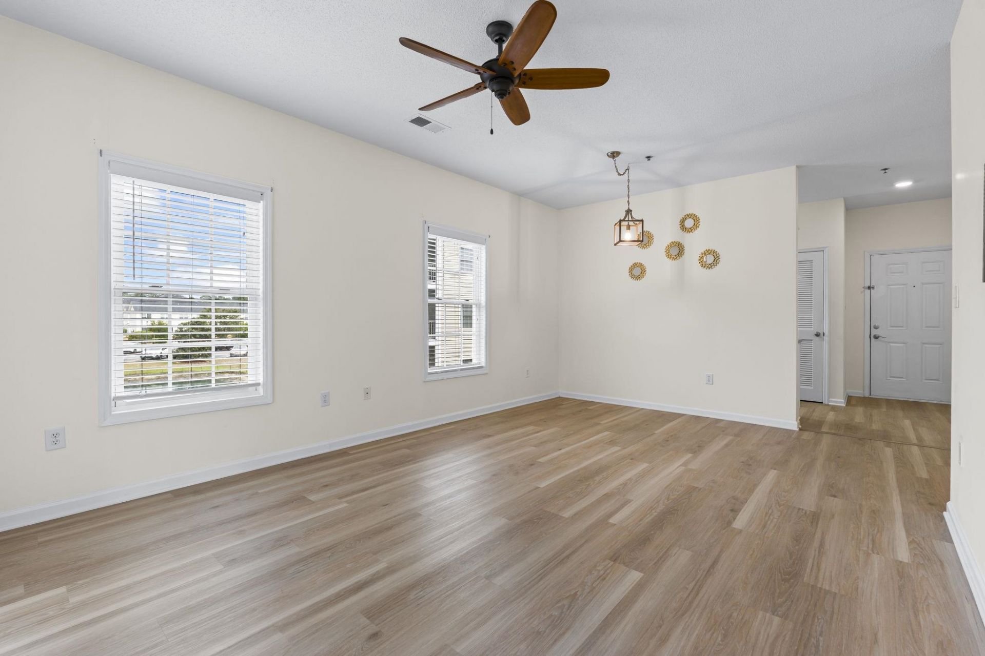 2070 Cross Gate Blvd. Photo 31