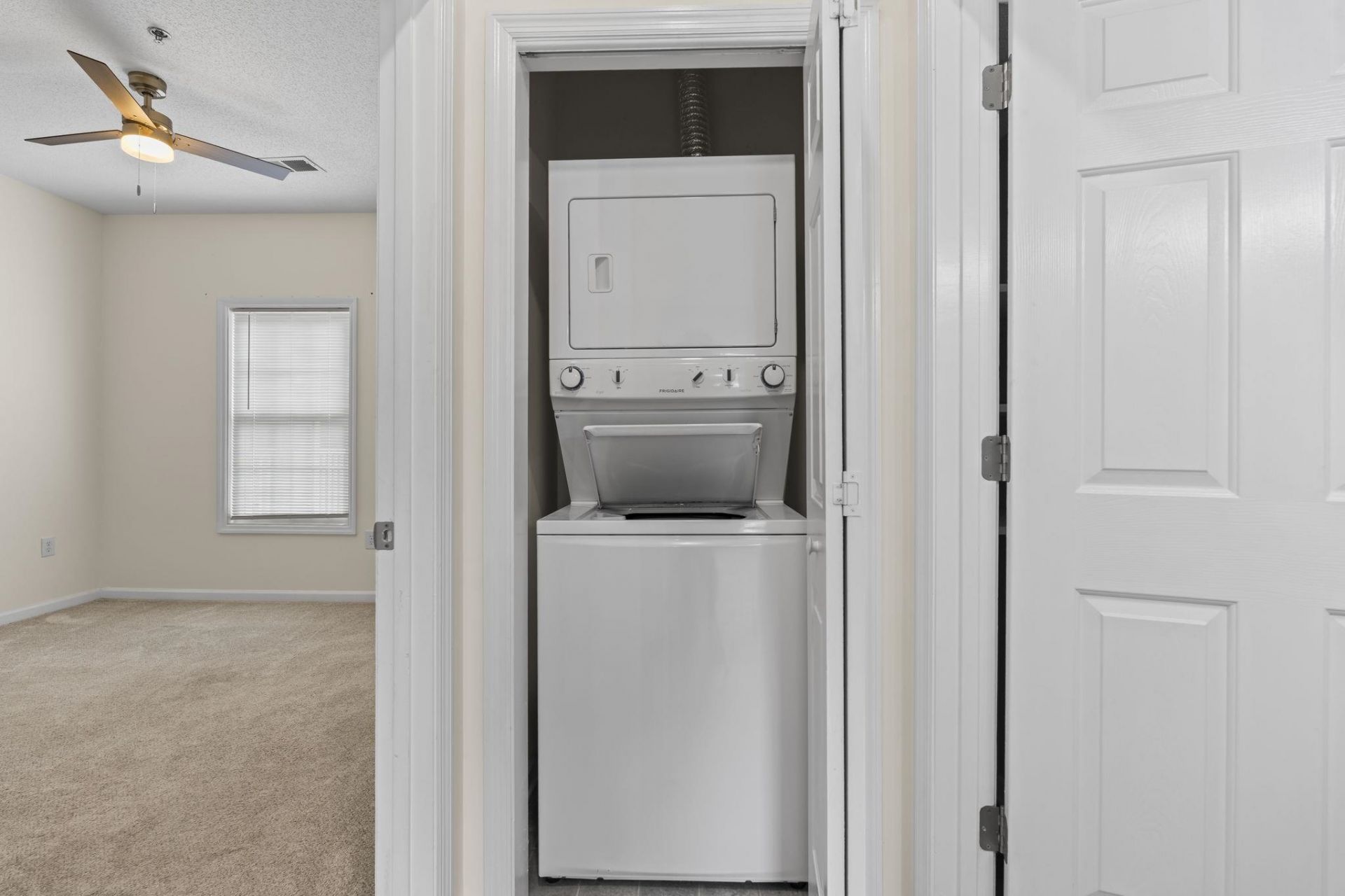 2070 Cross Gate Blvd. Photo 33