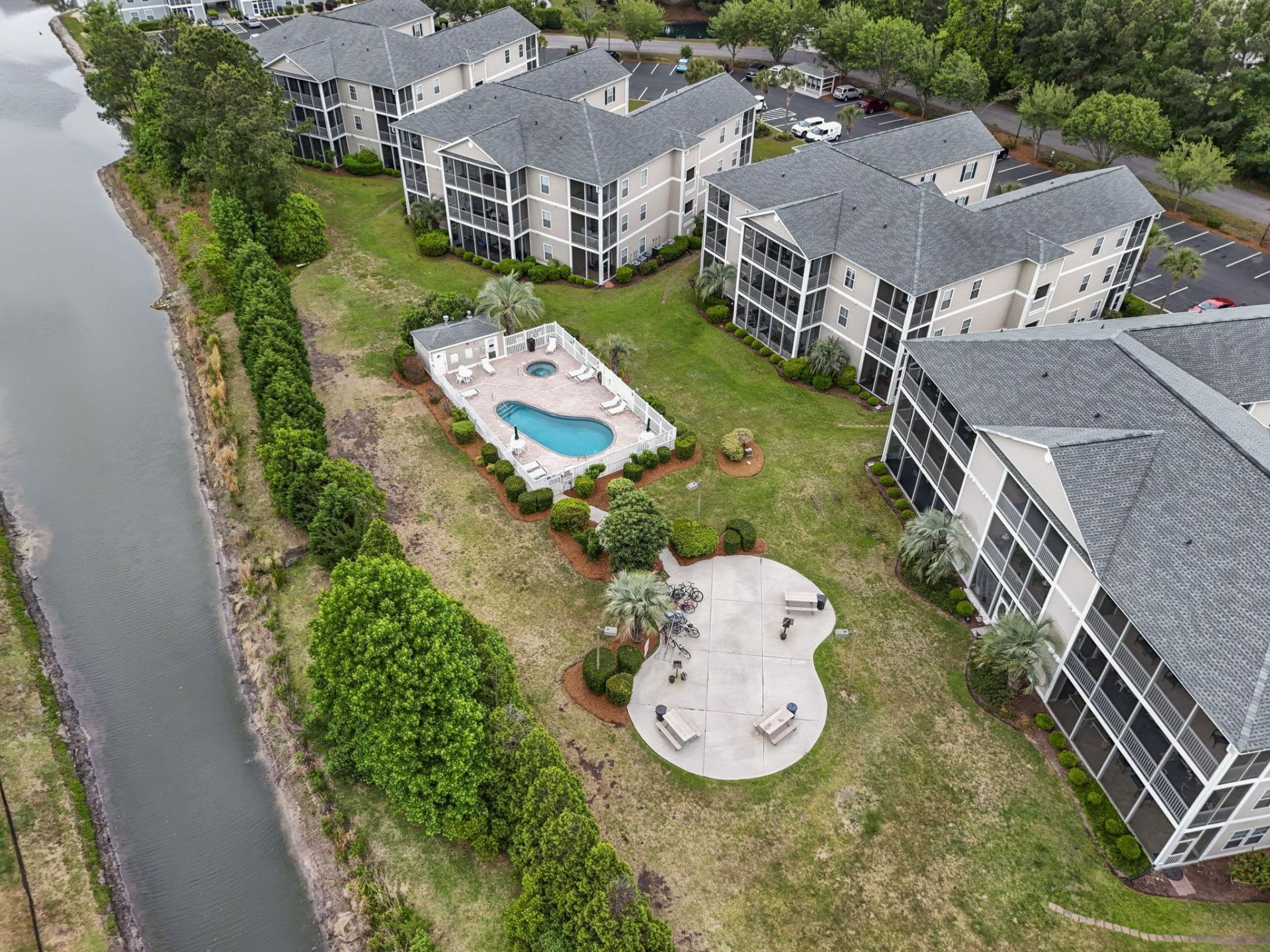 2070 Cross Gate Blvd. Photo 40
