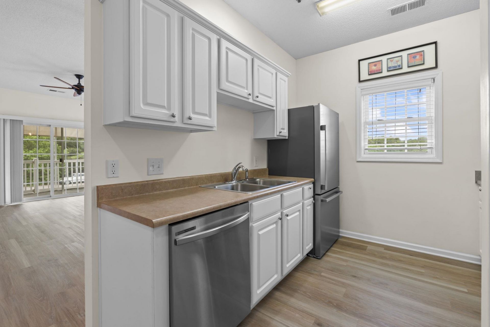 2070 Cross Gate Blvd. Photo 5