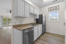 2070 Cross Gate Blvd. photo 4