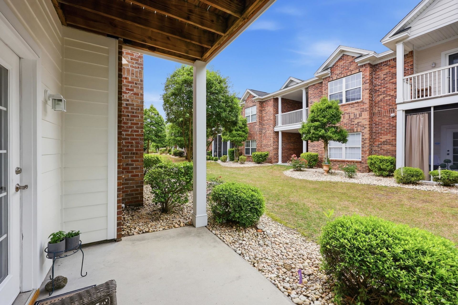 2065 Silvercrest Dr. Photo 24