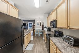2065 Silvercrest Dr. photo 4