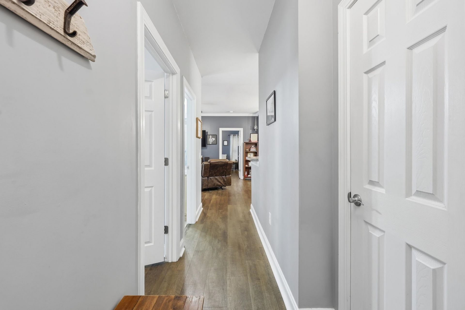 2065 Silvercrest Dr. Photo 6