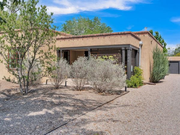 628 Bryn Mawr Drive NE, Albuquerque, NM 87106
