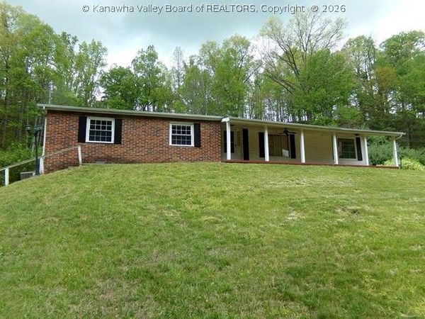 786 Sleepy Creek Road, Hurricane, WV 25526