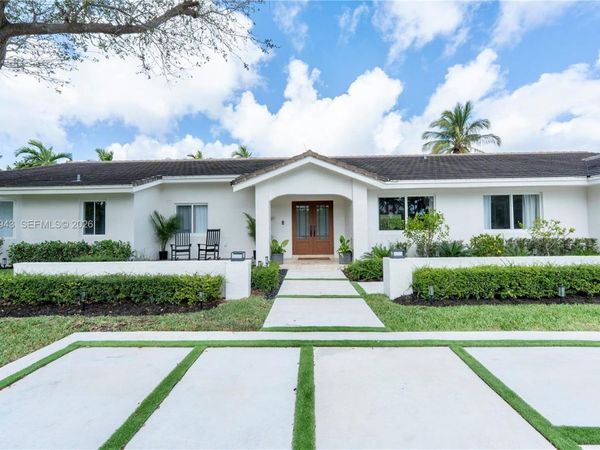 10461 SW 121st St , Miami, FL 33176