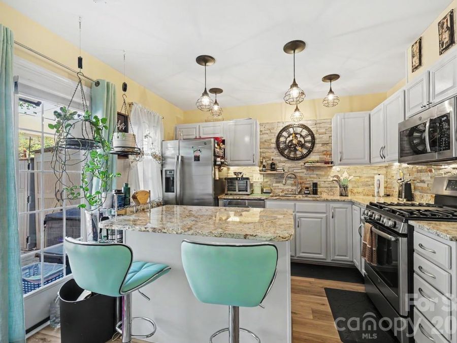 Property Image 9