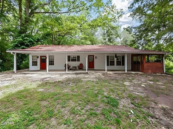2950 Law Road , Lexington, TN 38351