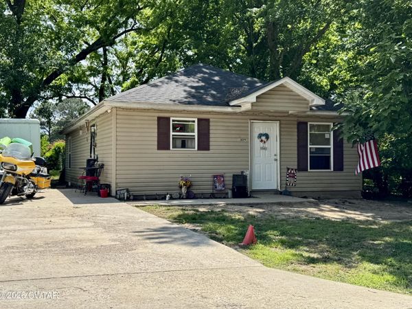 1809 Curry Street , Dyersburg, TN 38024
