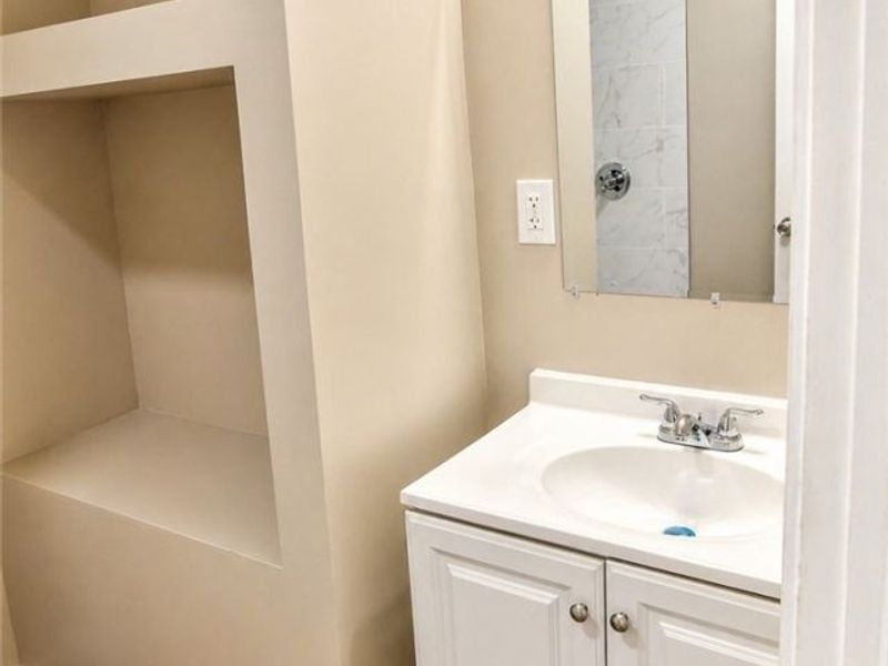 9705 Macon Avenue, Cleveland, OH 44102 Photo 8