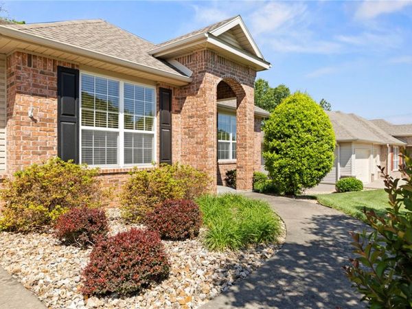 63 Highland Parkway, Bella Vista, AR 72715