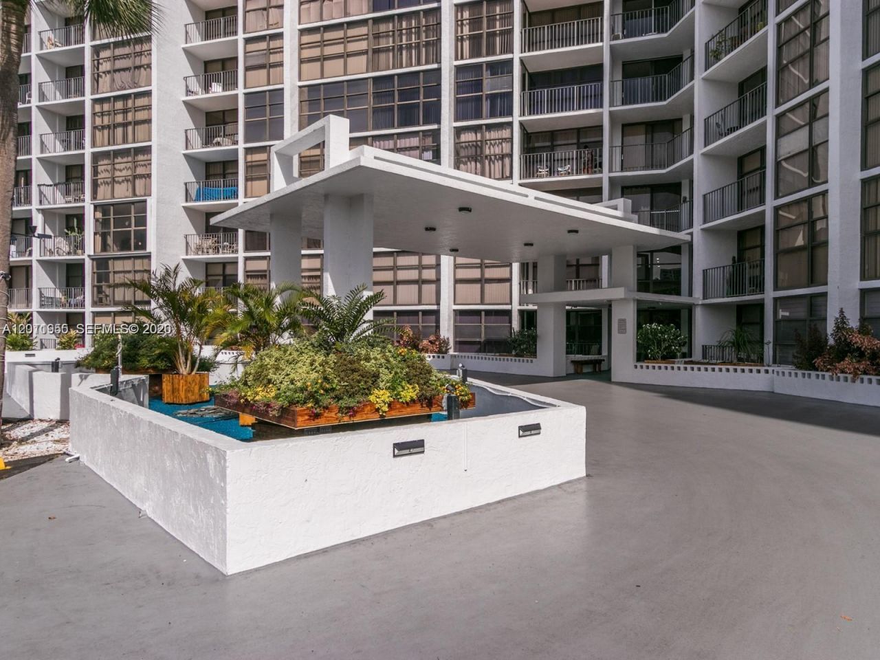 400 Leslie Dr, Unit 831, Hallandale Beach, FL 33009 Photo