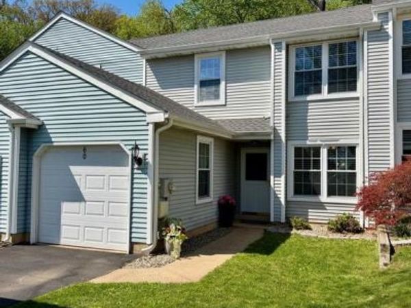 60 CAROUSEL CIRCLE, NEW BRITAIN, PA 18901