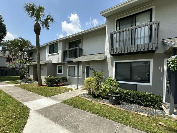 2404 Seaside Drive, Greenacres, FL 33463