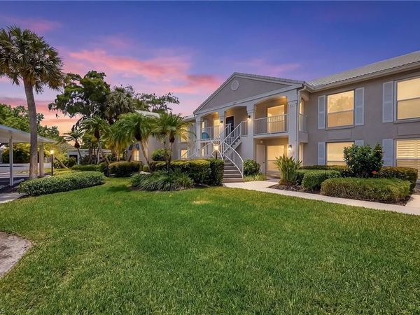 887 Gulf Pavilion DR, Unit 203, NAPLES, FL 34108