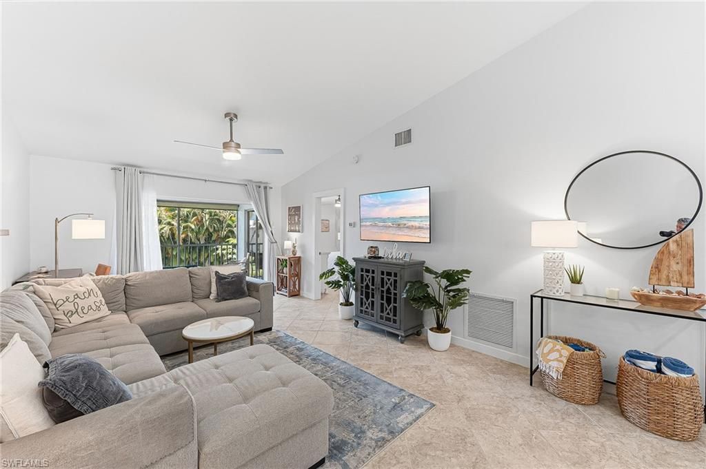 887 Gulf Pavilion Dr, Unit 203, Naples, FL 34108 Photo