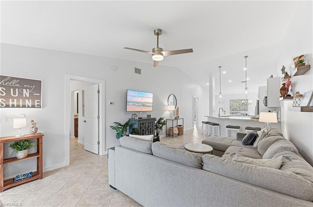 887 Gulf Pavilion Dr, Unit 203, Naples, FL 34108 Photo