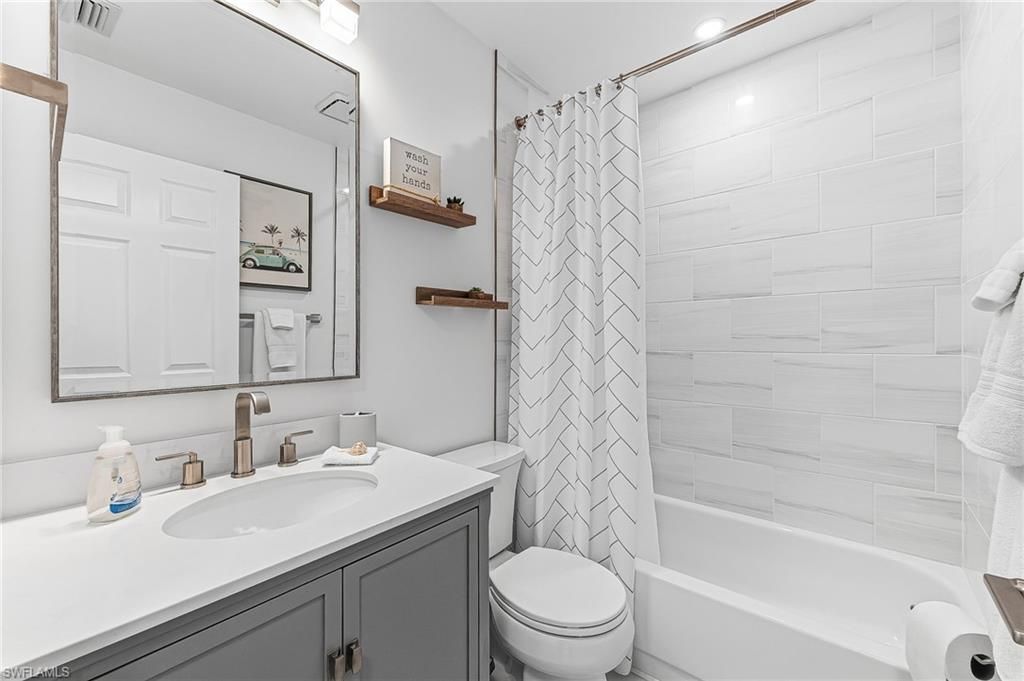 887 Gulf Pavilion Dr, Unit 203, Naples, FL 34108 Photo