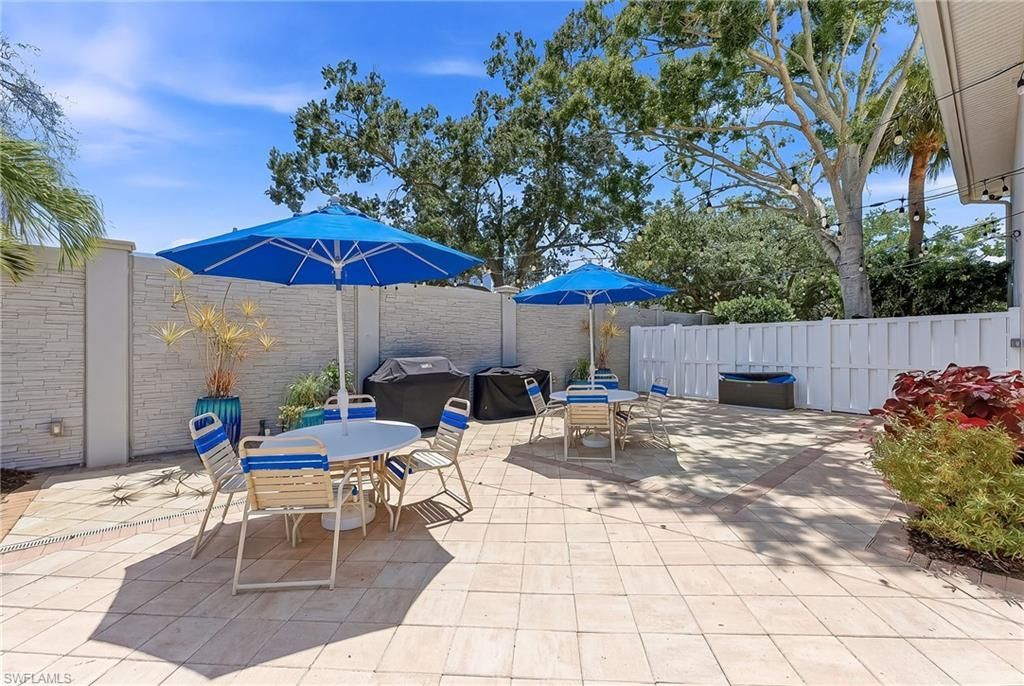 887 Gulf Pavilion Dr, Unit 203, Naples, FL 34108 Photo