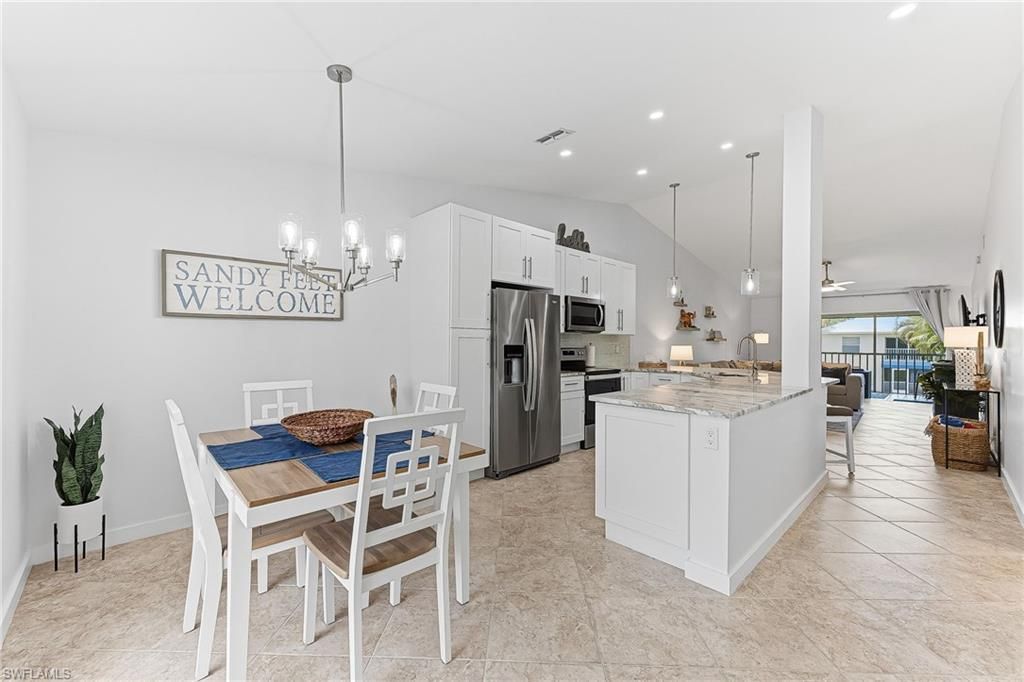 887 Gulf Pavilion Dr, Unit 203, Naples, FL 34108 Photo