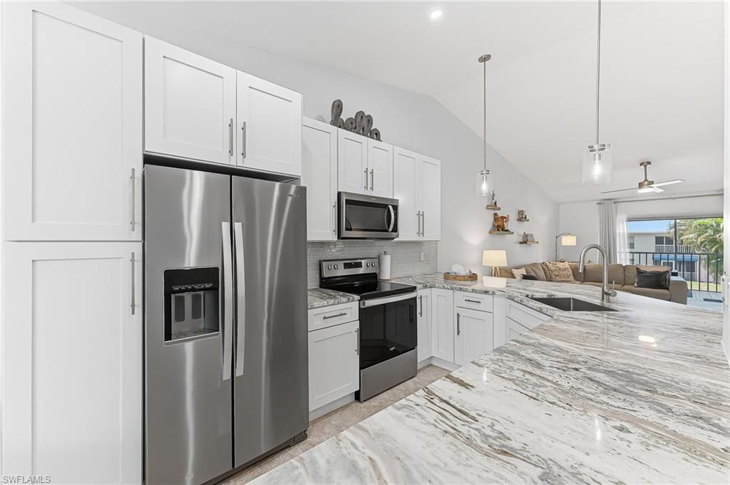 887 Gulf Pavilion Dr, Unit 203, Naples, FL 34108 Photo