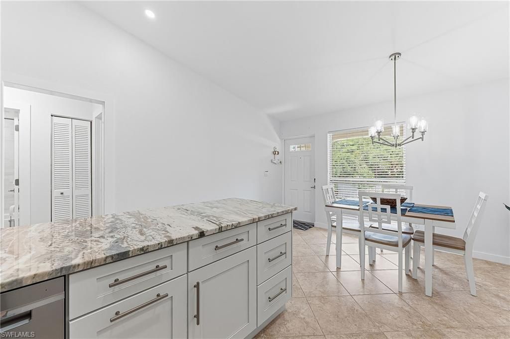 887 Gulf Pavilion Dr, Unit 203, Naples, FL 34108 Photo
