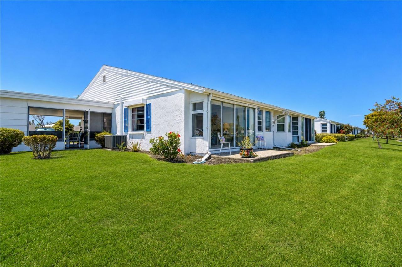 4603 Lexington Circle, Bradenton, FL 34210 Photo