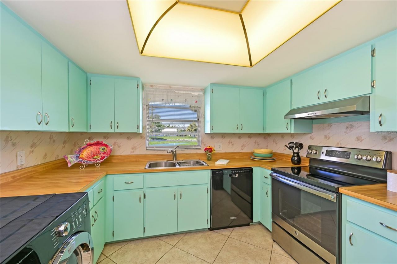 4603 Lexington Circle, Bradenton, FL 34210 Photo