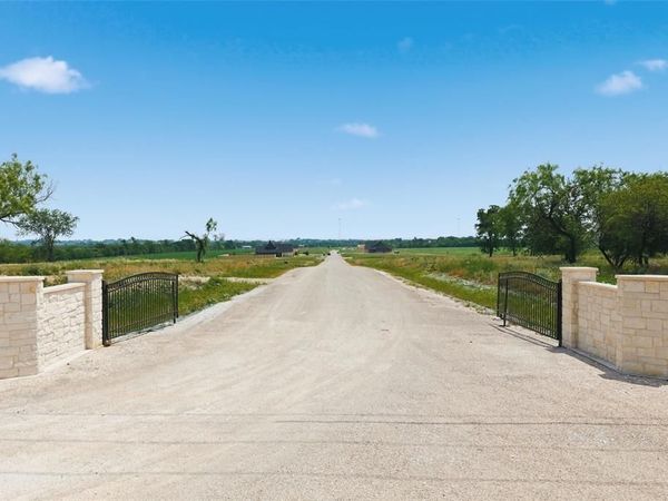 268 Lacek Mill Rd , China Spring, TX 76633
