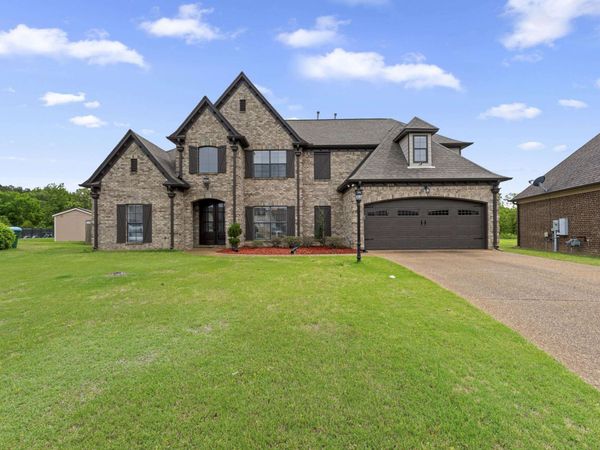 310 MISTY FIELDS CV, Oakland, TN 38060