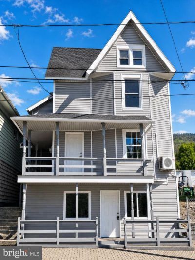 111 113 E GRAND AVENUE, TOWER CITY, PA 17980
