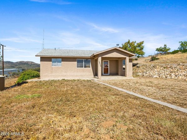 18420 S Peeples Valley Road, Peeples Valley, AZ 86332