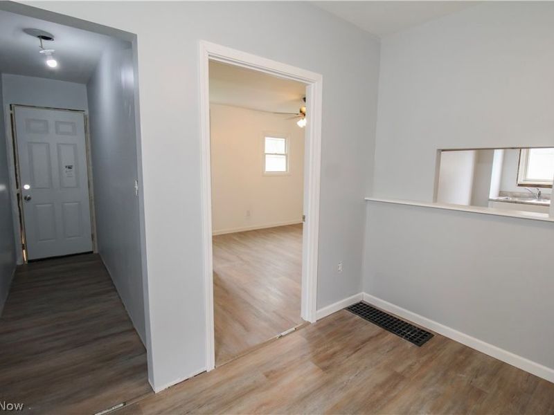 152 Garvin Avenue, Elyria, OH 44035 Photo 5