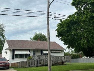 207 Forbes Road, Bedford, OH 44146