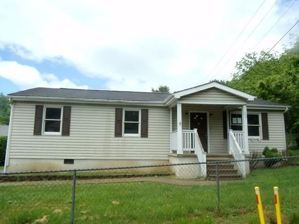 13 Meadow Lane, Huntington, WV 25104