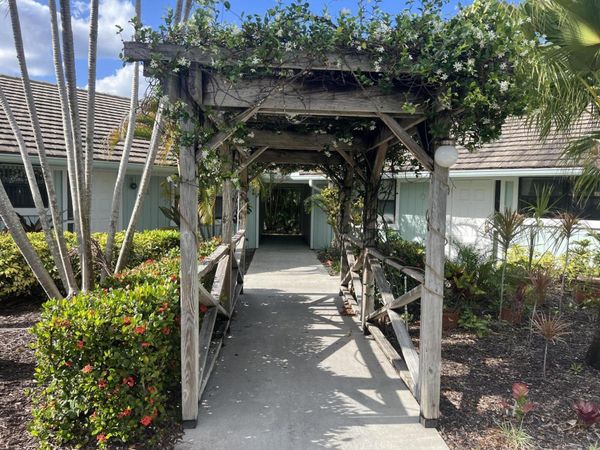 1127 E Seminole Avenue, Unit 16d, Jupiter, FL 33477