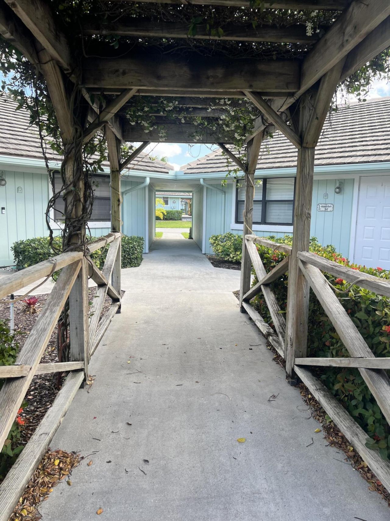 1127 E Seminole Avenue, Unit 16d, Jupiter, FL 33477 Photo