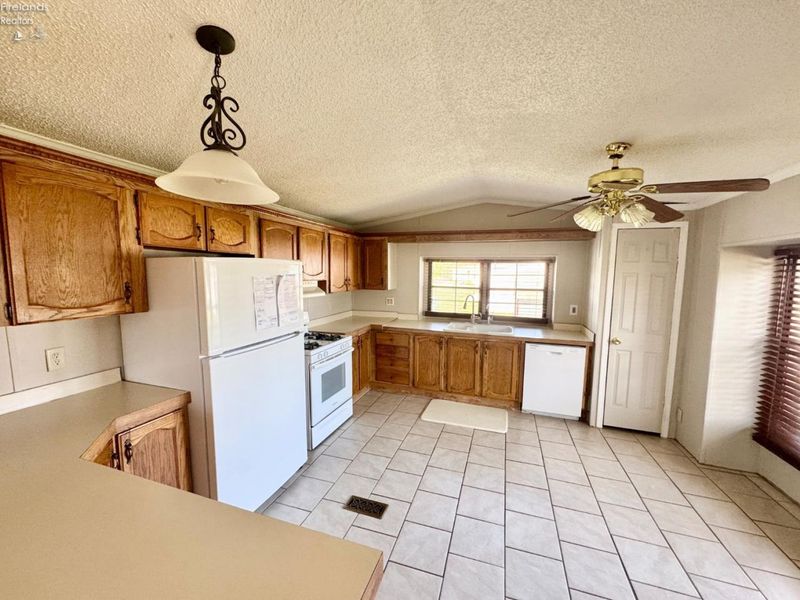 134 W Birchard, Sandusky, OH 44870 Photo 10